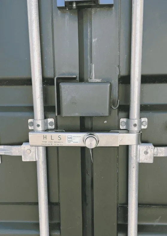 VDS-zertifiziertes Containerschloss an den Verschlussstangen einer Containertür