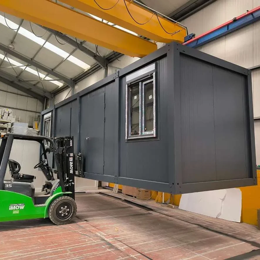 mobiler buerocontainer für flexible arbeitsräume und temporäre bürolösungen