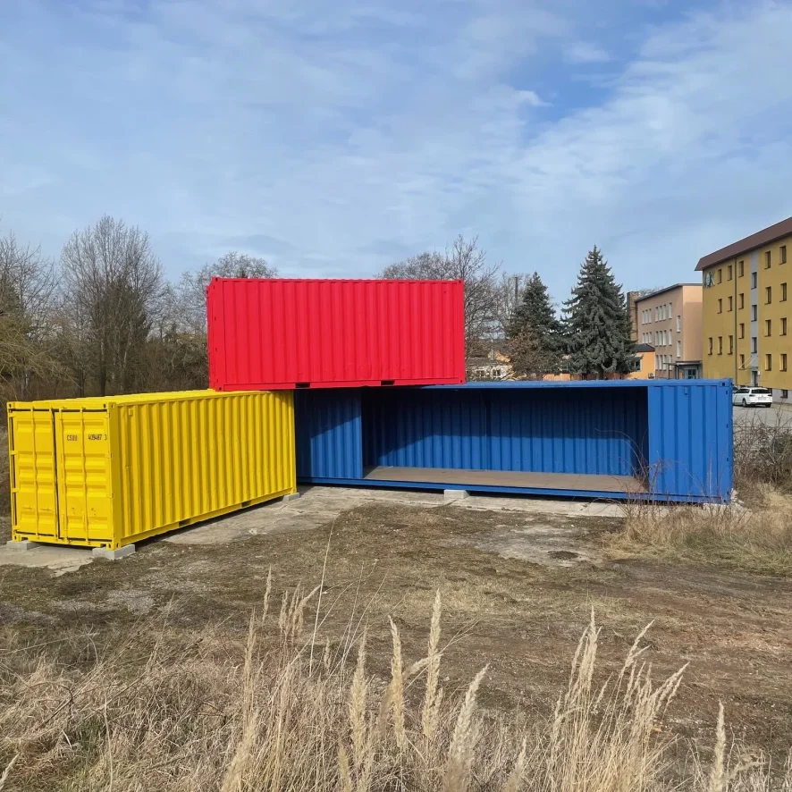 Container kaufen: Theaterbühne aus Containern