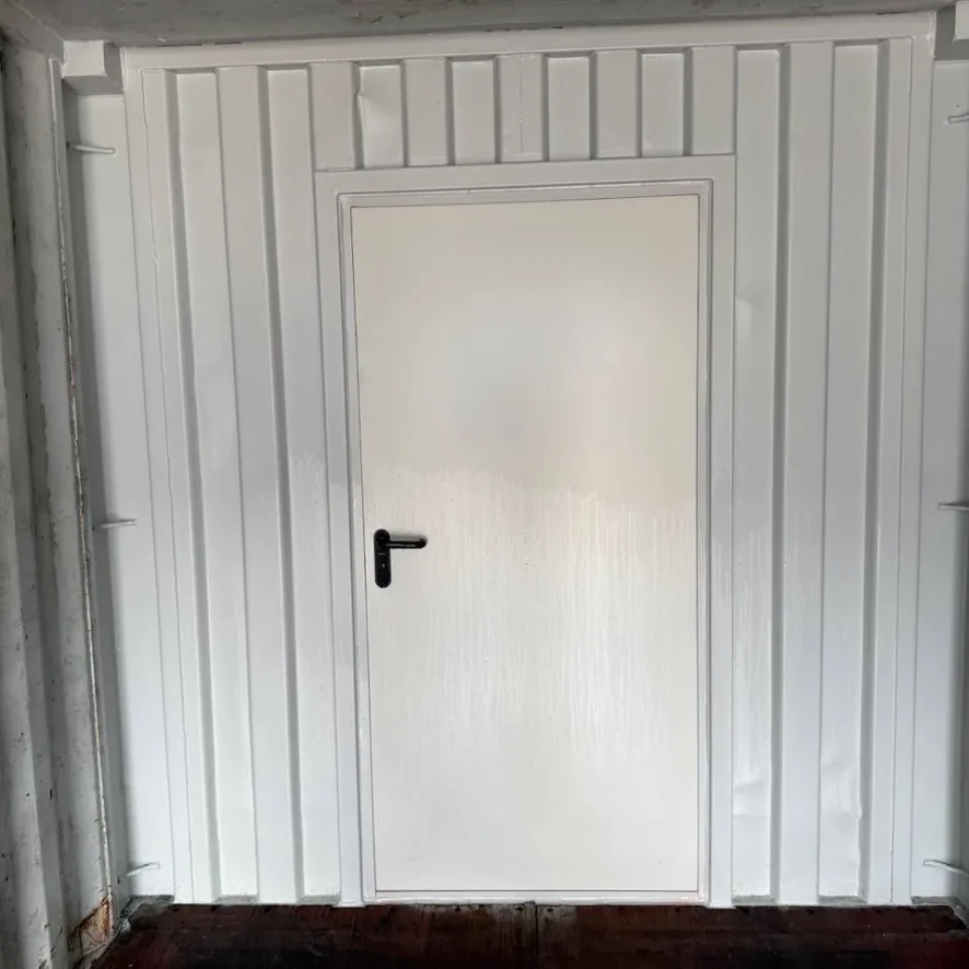 Container kaufen: Containerbühne fertig