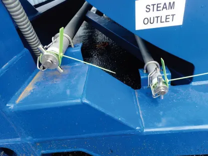 Steam Outlet und Anschlüsse eines Tankcontainers
