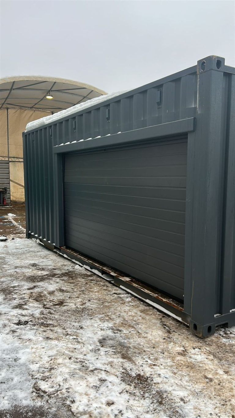 Rolltor im 20 Fuß Container, Seitenansicht