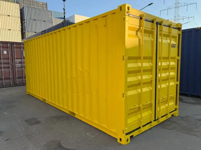 Umgebauter Seecontainer für eine modulare Container-Bühne