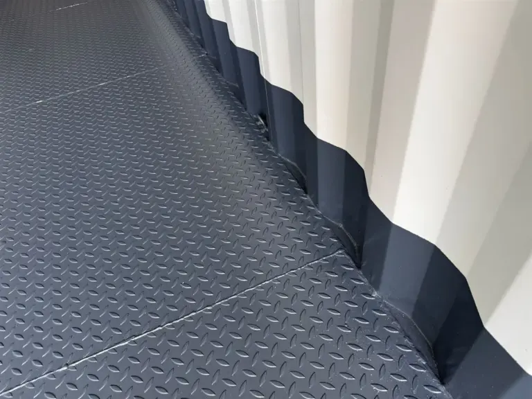 container-stahlboden-detailansicht